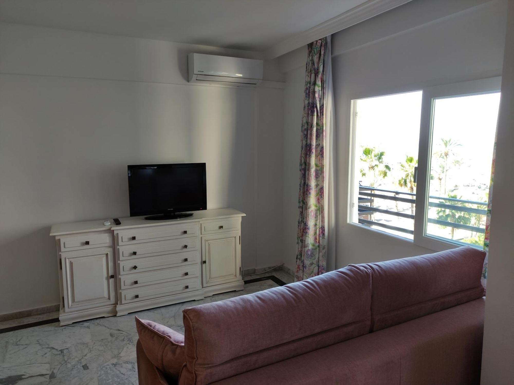 Apartment In First Line Apto 4-3 Marbella