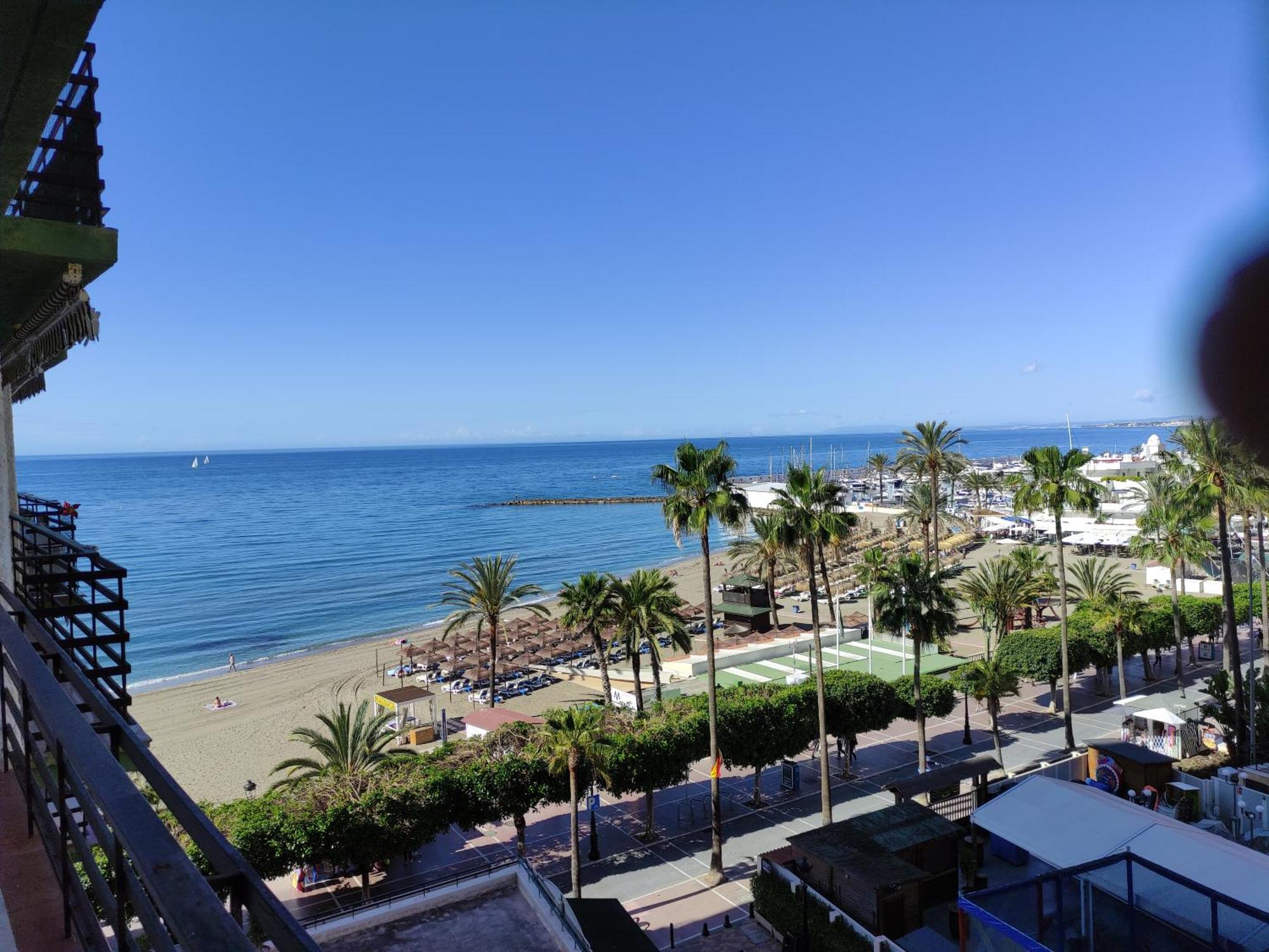 In First Line Apto 4-3 * Marbella