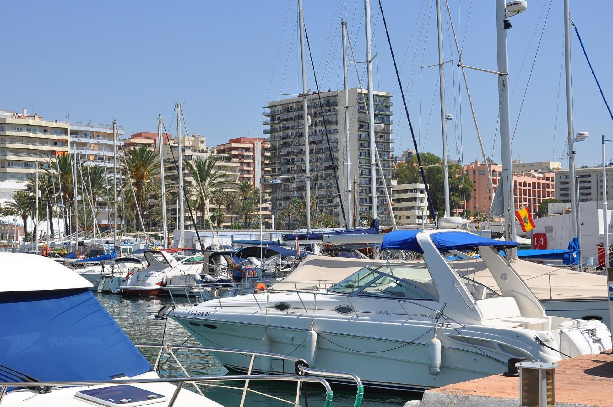 Apartment In First Line Apto 4-3 *